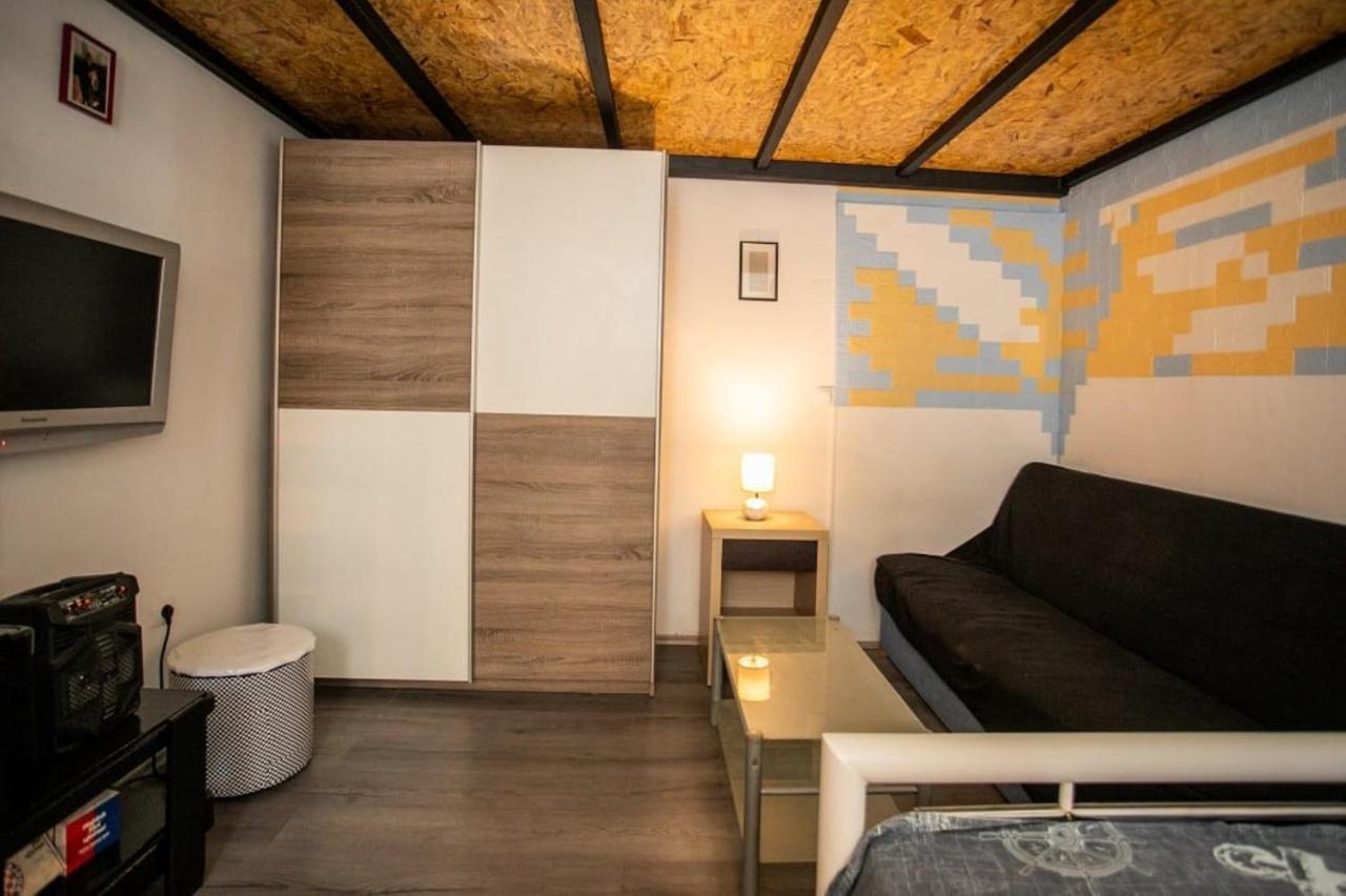 Apartments Punta 2 Omiš Buitenkant foto